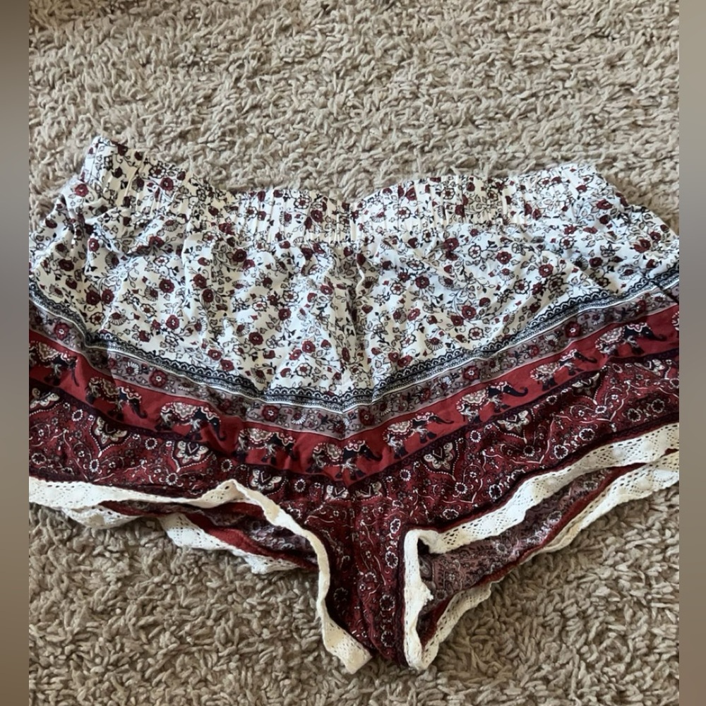 Flowy patterned shorts